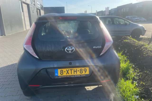 Toyota Aygo (2014) thumbnail 2