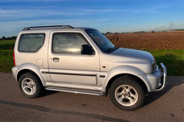 Suzuki Jimny (2003) thumbnail 4