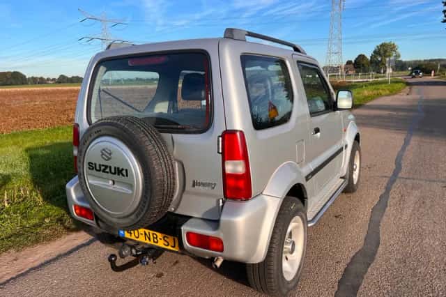 Suzuki Jimny (2003) thumbnail 5