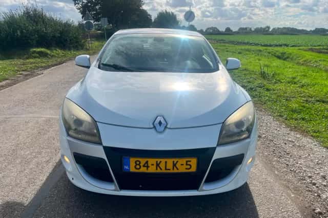 Renault Mégane (2010) thumbnail 4