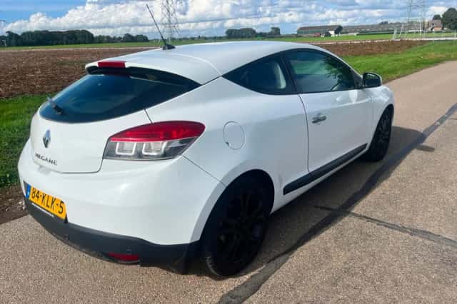 Renault Mégane (2010) thumbnail 6
