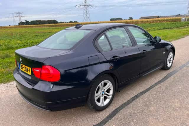 BMW 3-Serie (2010) thumbnail 3