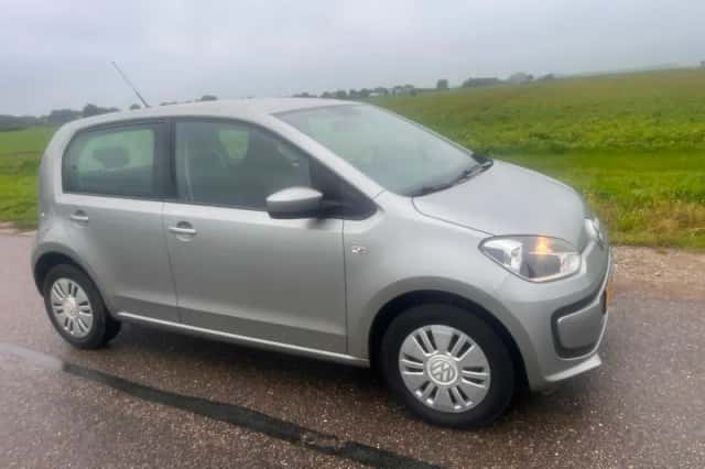 Volkswagen Up! (2012) thumbnail 1