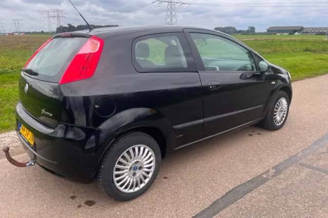 Fiat Grande Punto (2006) thumbnail 3