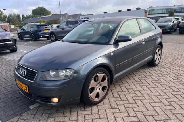 Audi A3 (2005) thumbnail 2