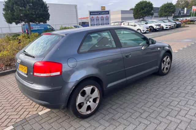 Audi A3 (2005) thumbnail 4