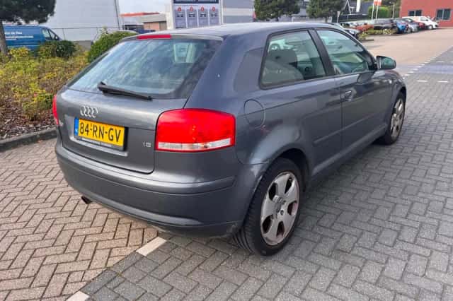 Audi A3 (2005) thumbnail 5