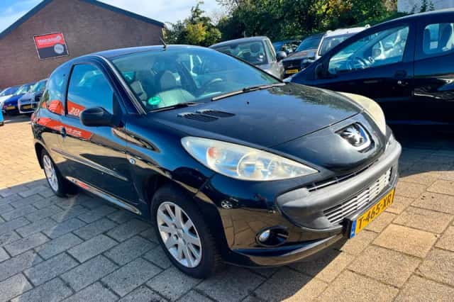 Peugeot 206+ (2010) thumbnail 1