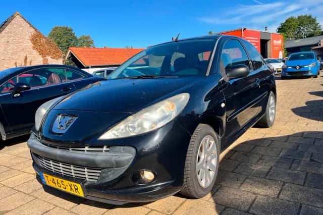 Peugeot 206+ (2010) thumbnail 3