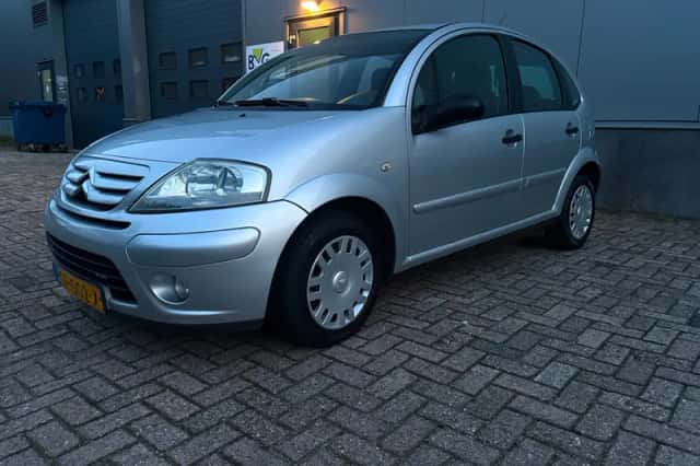 Citroën C3 (2008) thumbnail 2