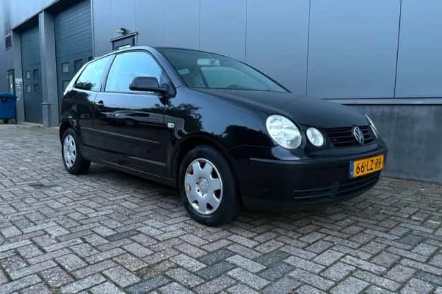Volkswagen Polo (2003) thumbnail 1
