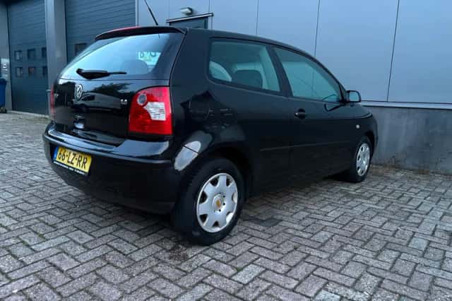 Volkswagen Polo (2003) thumbnail 6