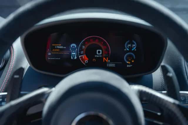 McLaren 570S (2019) thumbnail 3