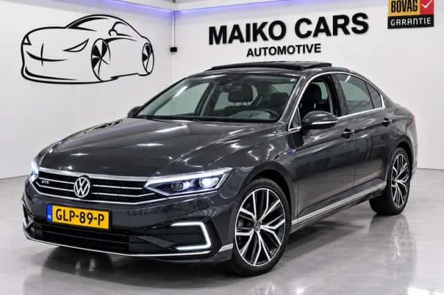 Volkswagen Passat (2020) thumbnail 1