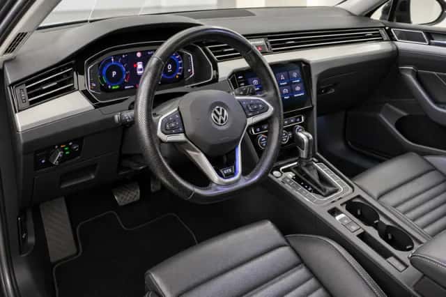 Volkswagen Passat (2020) thumbnail 6
