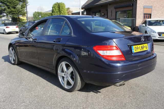 Mercedes-Benz C-Klasse (2010) thumbnail 3