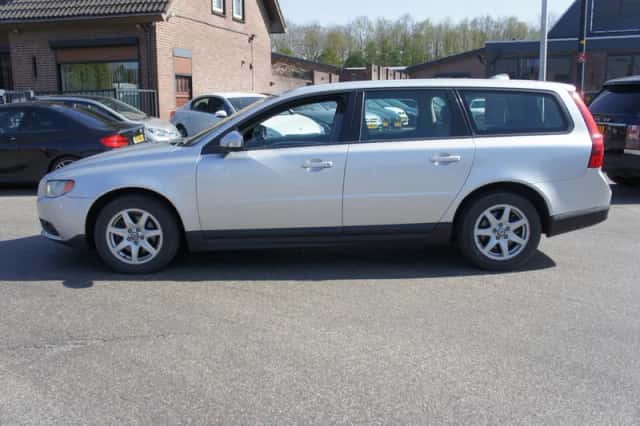 Volvo V70 (2009) thumbnail 2