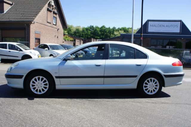 Peugeot 607 (2001) thumbnail 2