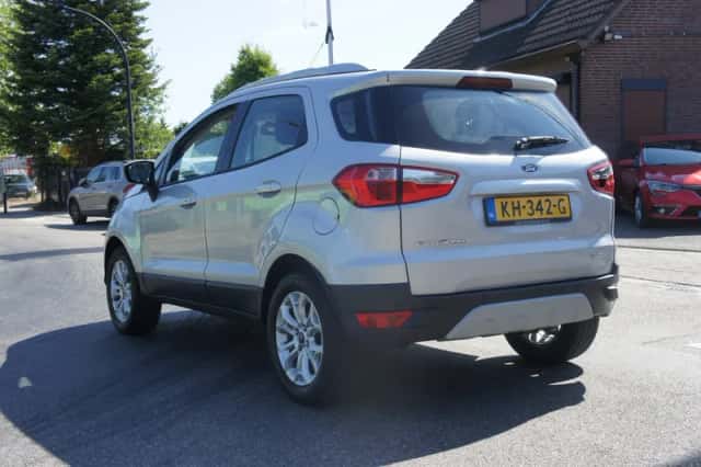 Ford EcoSport (2016) thumbnail 3