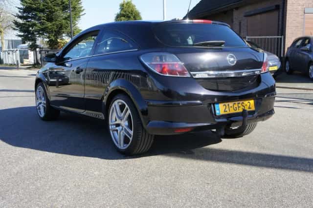 Opel Astra (2008) thumbnail 3