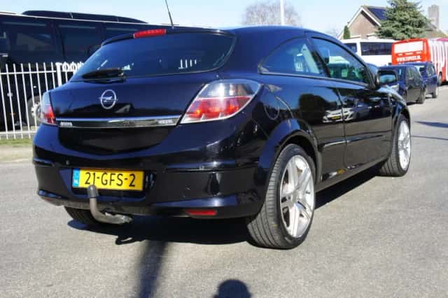 Opel Astra (2008) thumbnail 4
