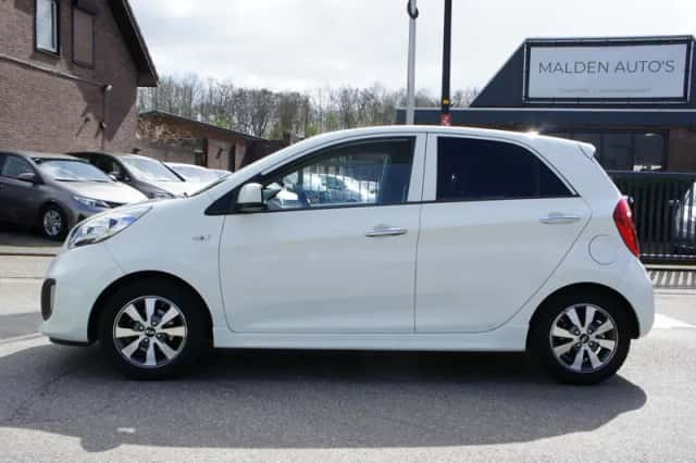 Kia Picanto (2015) thumbnail 2