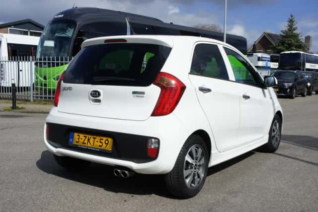Kia Picanto (2015) thumbnail 4