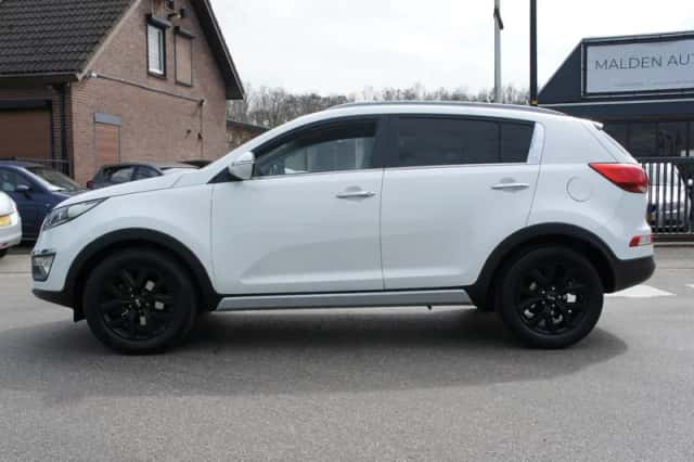 Kia Sportage (2014) thumbnail 2