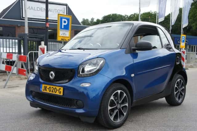 Smart ForTwo (2016) thumbnail 1