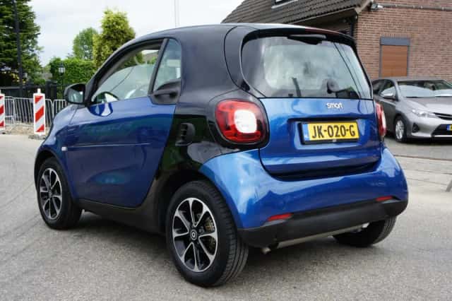 Smart ForTwo (2016) thumbnail 3