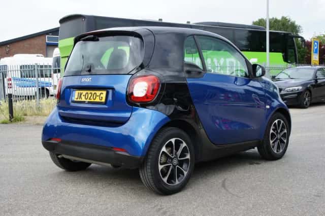 Smart ForTwo (2016) thumbnail 4