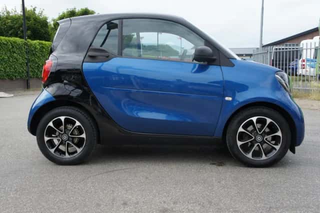 Smart ForTwo (2016) thumbnail 5