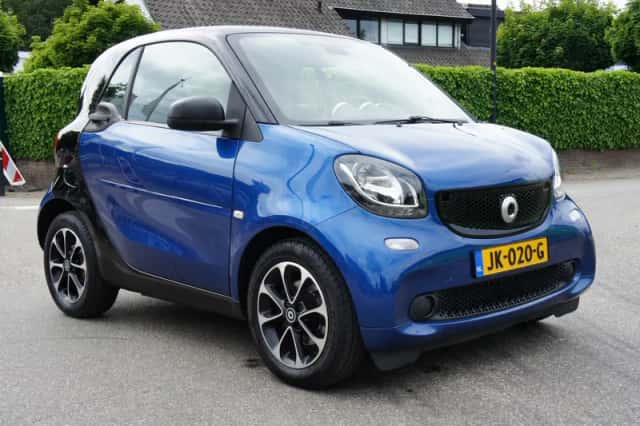 Smart ForTwo (2016) thumbnail 6
