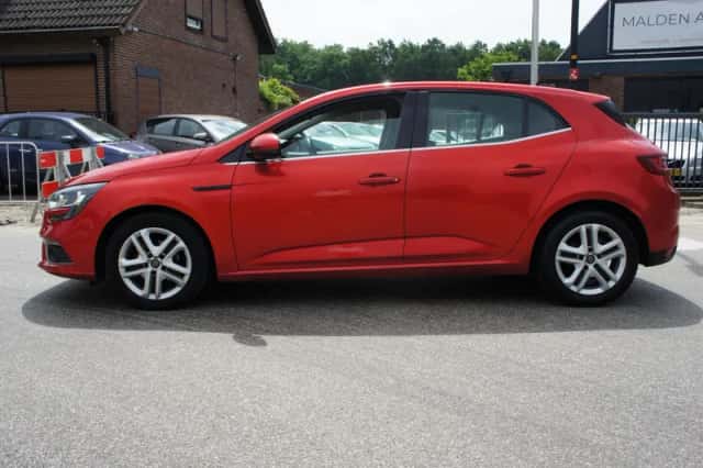 Renault Mégane (2016) thumbnail 2