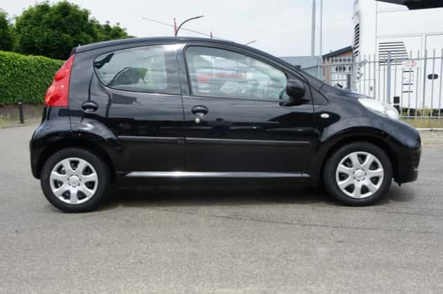 Peugeot 107 (2009) thumbnail 5