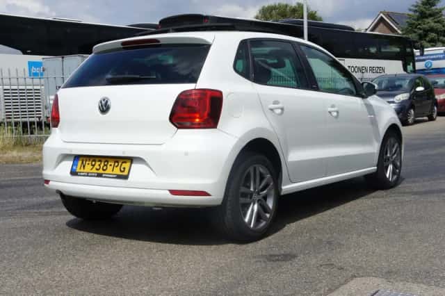 Volkswagen Polo (2017) thumbnail 4