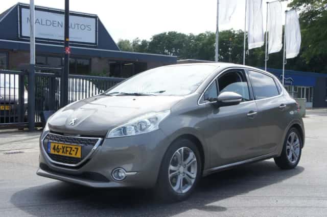 Peugeot 208 (2012) thumbnail 1