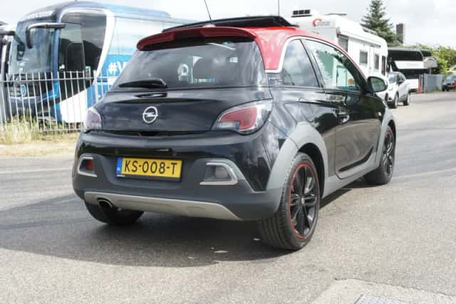Opel Adam (2016) thumbnail 4