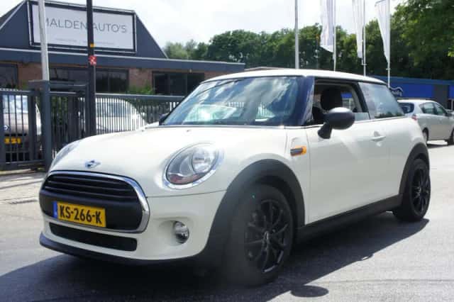MINI One (2016) thumbnail 1