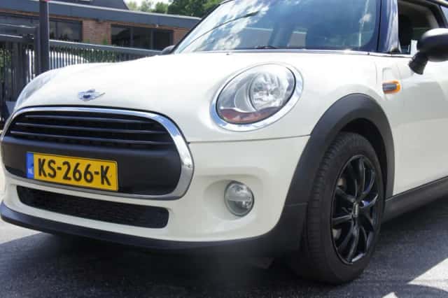 MINI One (2016) thumbnail 6
