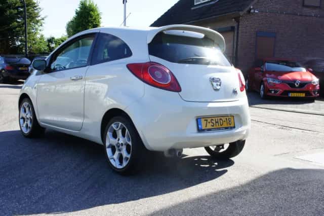 Ford Ka (2013) thumbnail 3
