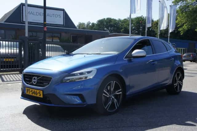 Volvo V40 (2017) thumbnail 1