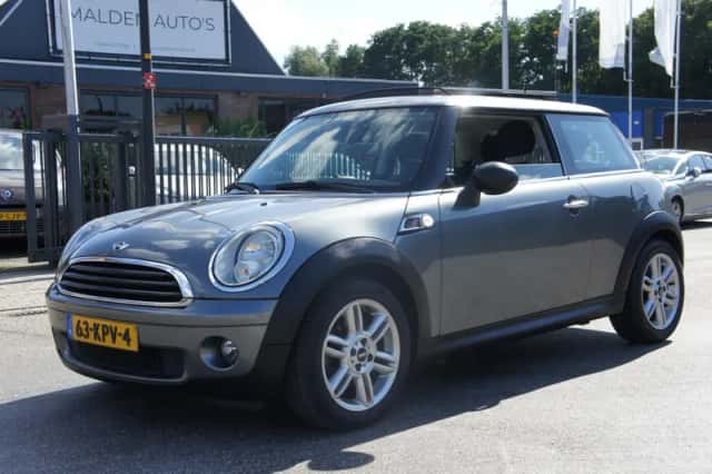 MINI Cooper (2010) thumbnail 1