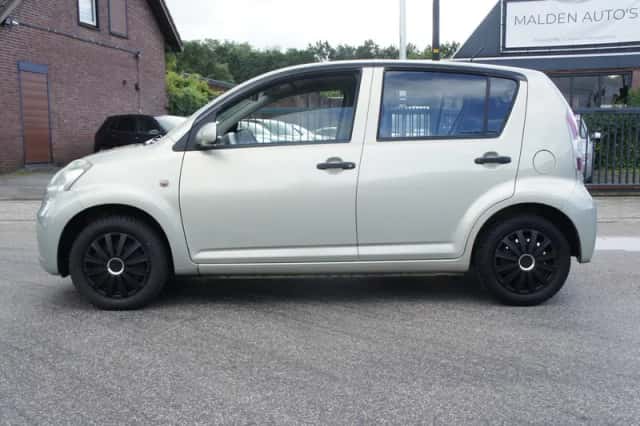 Daihatsu Sirion (2005) thumbnail 2
