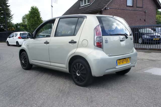 Daihatsu Sirion (2005) thumbnail 3