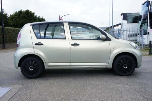 Daihatsu Sirion (2005) thumbnail 5