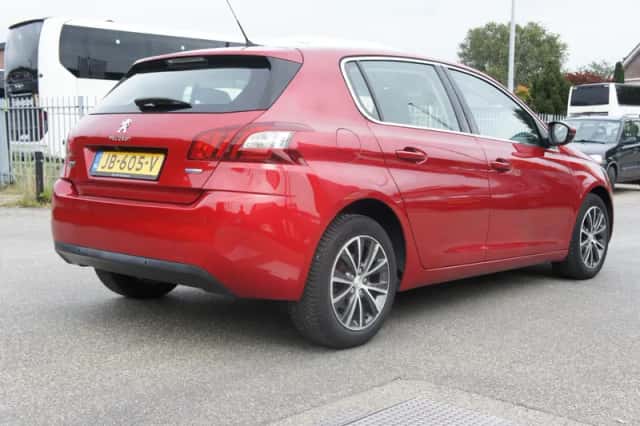 Peugeot 308 (2016) thumbnail 4