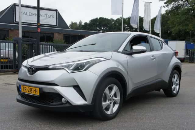 Toyota C-HR (2018) thumbnail 1