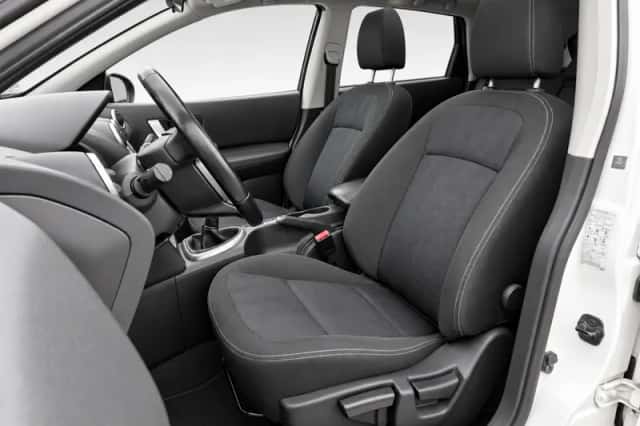 Nissan Qashqai (2011) thumbnail 3