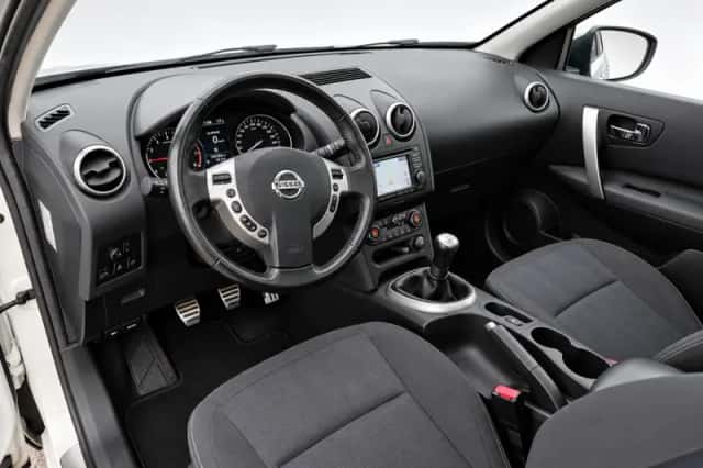 Nissan Qashqai (2011) thumbnail 4